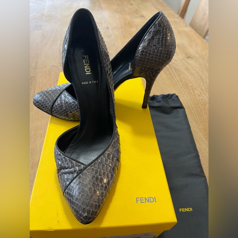 Fendi Python 4” Pumps Size 38.5 - image 2